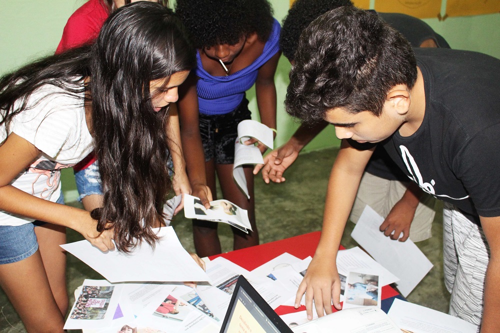 A child-led research team in Brazil analyses their results on discrimination and violence against children in school.